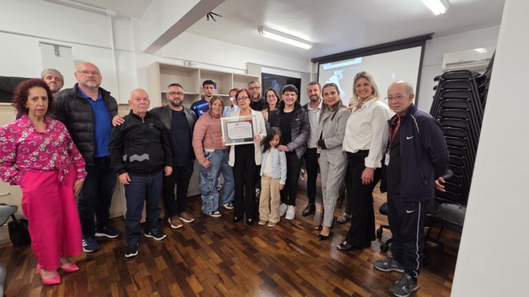 Leia mais sobre o artigo Conselho Municipal de Saúde de Criciúma homenageia Sadi Corrêa por sua trajetória de dedicação à comunidade