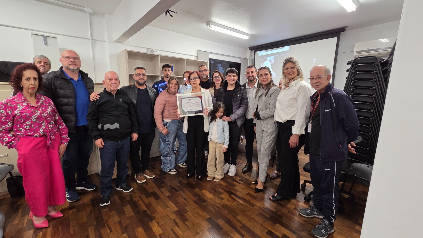 No momento, você está visualizando Conselho Municipal de Saúde de Criciúma homenageia Sadi Corrêa por sua trajetória de dedicação à comunidade
